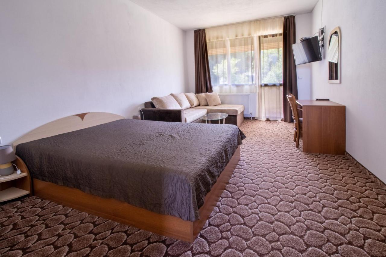 Family Hotel Panorama Чифлик Екстериор снимка