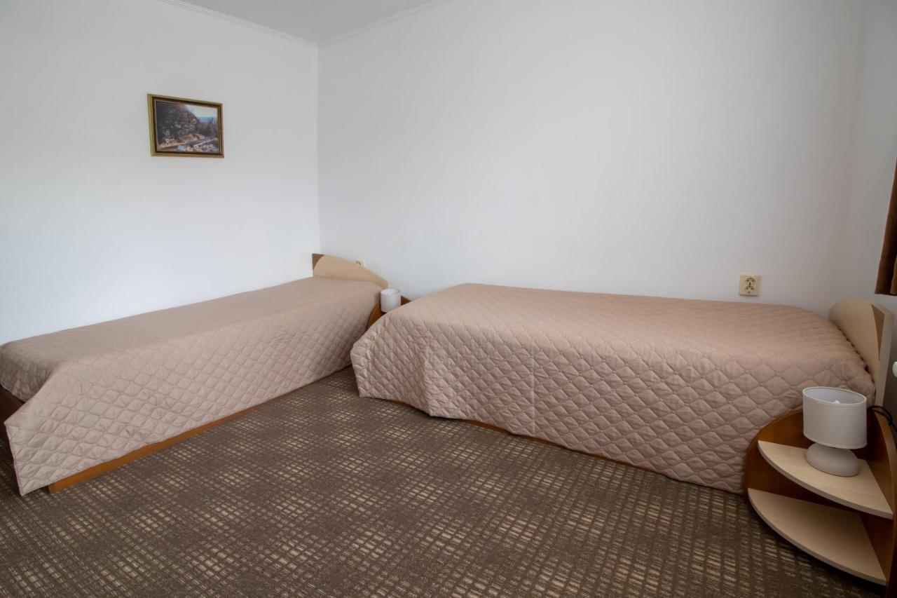 Family Hotel Panorama Чифлик Екстериор снимка