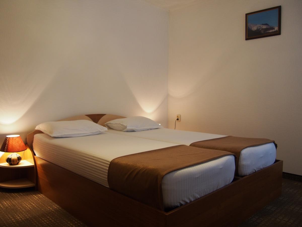 Family Hotel Panorama Чифлик Екстериор снимка